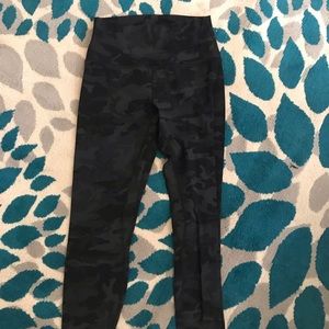Black camo lululemon aligns